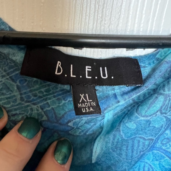 BLEU patterned top - Picture 3 of 4